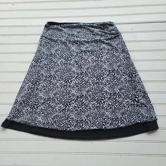 Women's Reversible Stretch Pebble Gray Black Casual Swim Active Skirt S - Picture 1 of 7
